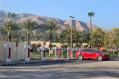 Tesla Telah Mencipta Helah Baharu Untuk Mengecas Surcaj Semasa Waktu Sibuk.